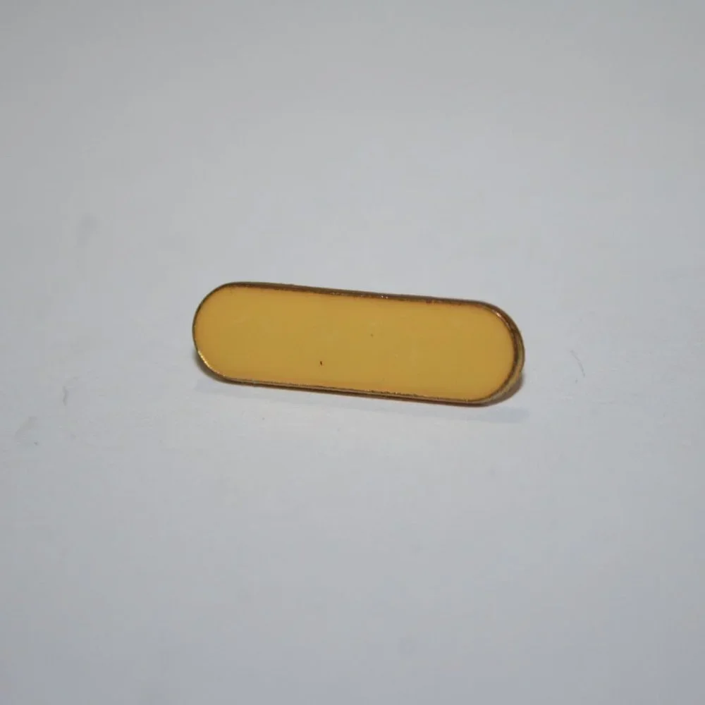 🤍✨ Vintage Gold + Cream Tie Pin / Brooch · ⅞